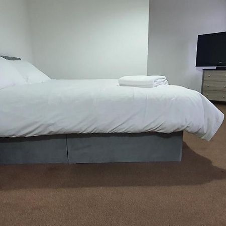 24Hr Self Check In Apartment Central Barnsley Eksteriør billede