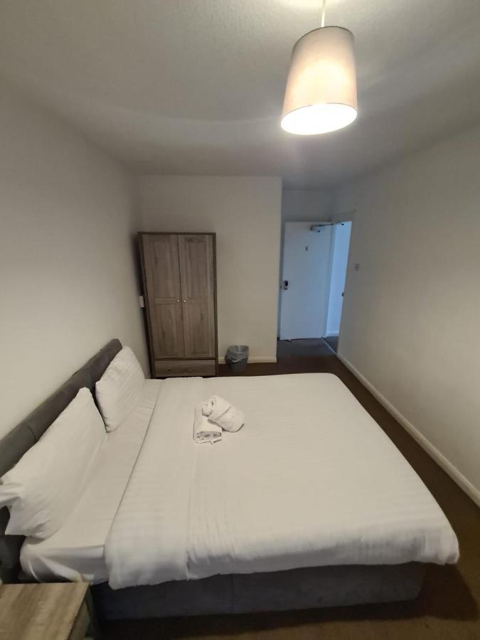 24Hr Self Check In Apartment Central Barnsley Eksteriør billede